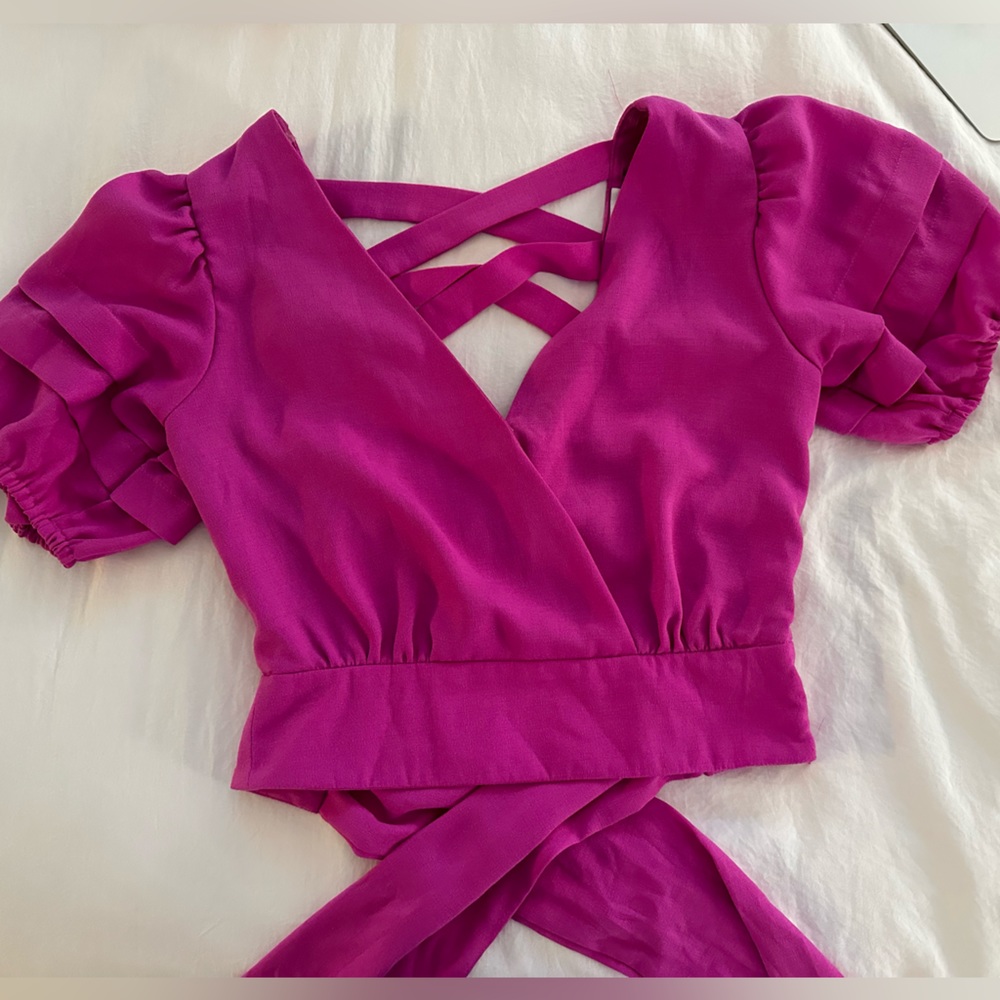 DO+BE fuchsia cropped blouse with open cross back and tie, worn once